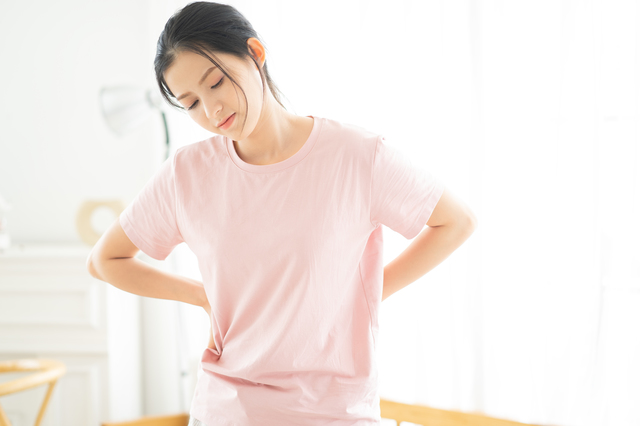 腰痛に効く！腰痛改善ストレッチ！｜疲れに効くコラム｜大正製薬