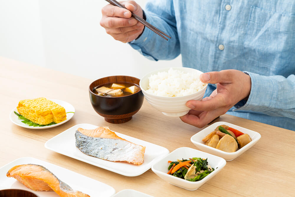 睡眠の質を上げる方法とは？生活習慣・食事を見直そう｜疲れに効くコラム｜大正製薬