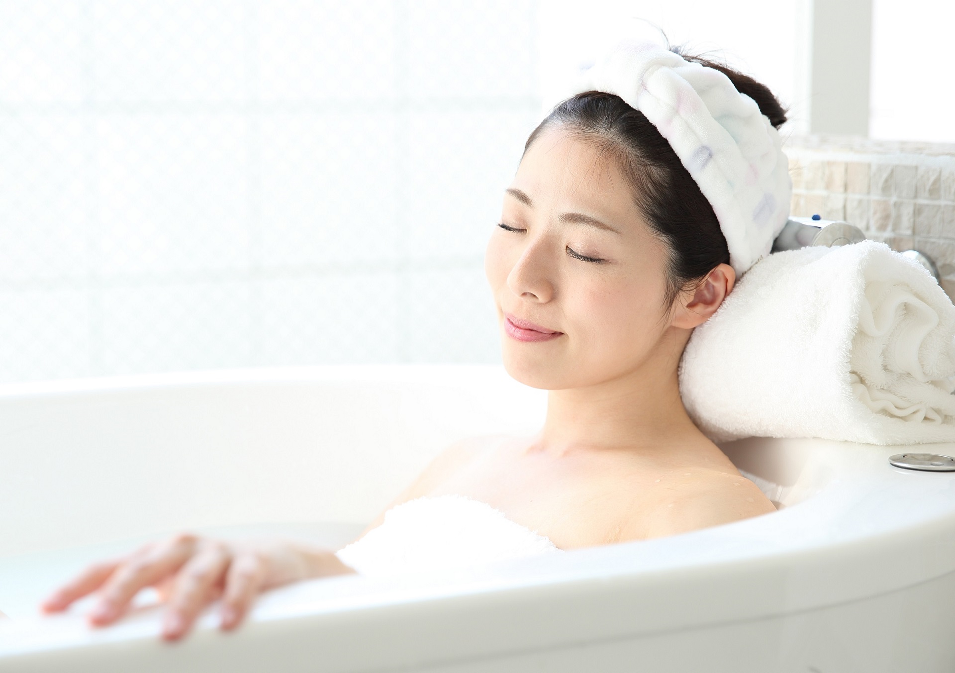 シャワーだけでも効果的！寝る前の入浴で良い睡眠を｜疲れに効くコラム｜大正製薬