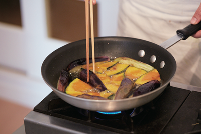 紫外線による肌ダメージに夏野菜｜疲れに効くコラム｜大正製薬