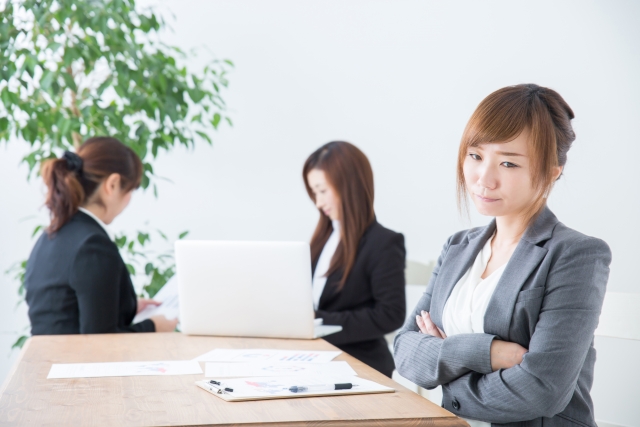 人間関係に疲れている人はストレスフル？人間関係の疲れが及ぼす影響は？｜疲れに効くコラム｜大正製薬