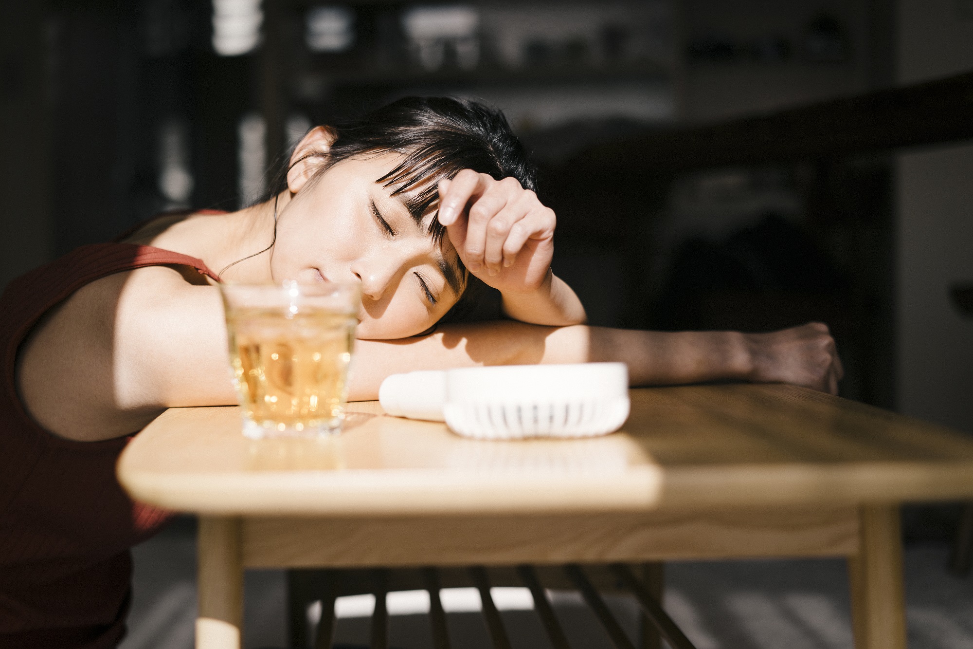 身体が硬くても大丈夫。ヨガで疲れにくい体になろう！｜疲れに効くコラム｜大正製薬